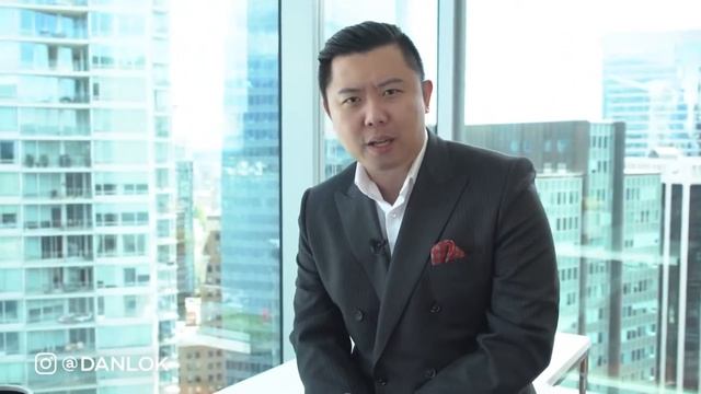 7 вещей, которые ДЕЛАЮТ БЕДНЫЕ люди и которых ИЗБЕГАЮТ БОГАТЫЕ люди | Дэн Лок - слова великих людей смотреть онлайн