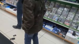 ШКОЛЬНИК РАЗБИЛ ТЕЛЕФОН ИЗ-ЗА PLAY STATION