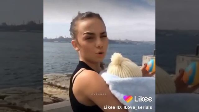 [турецкие сериалы] успокаивает ребёнка 😍😍😍 смотреть онлайн