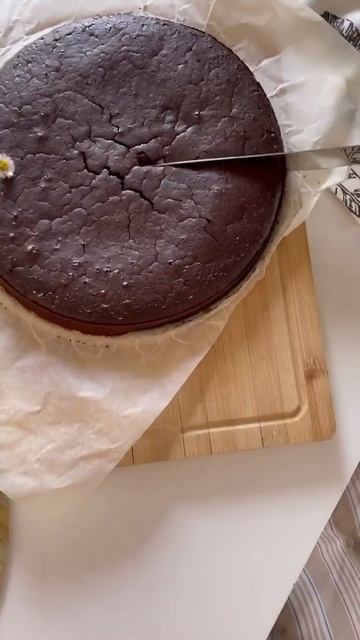 Влажный шоколадный пирог 🤤🍫🍰 смотреть онлайн