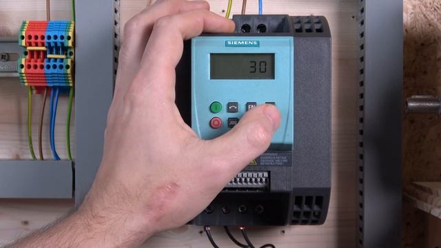 Siemens G110 VFD local run, commissioning, Factory reset and parameter set up. (English) смотреть онлайн