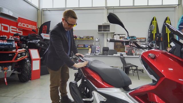 ОБЗОР МаксиСкутера PROMAX ADV 200 от сети мотоцентров X-MOTORS! смотреть онлайн