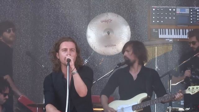 Julien DORE "Les Limites" au festival des papillons de nuit смотреть онлайн