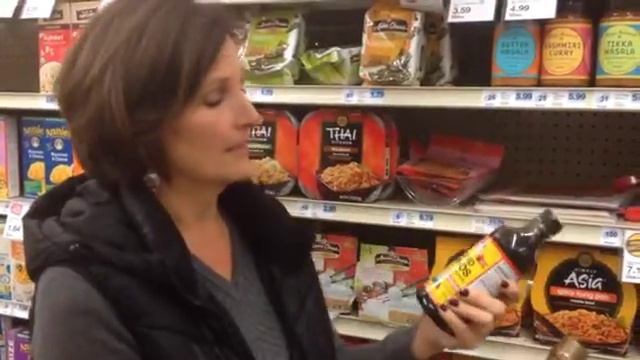 Finding Tamari or soy sauce in the grocery store. смотреть онлайн