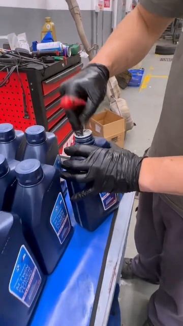 E92 BMW M3 Maintenance! смотреть онлайн