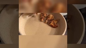 Куриные крылышки в медово-соевом соусе.