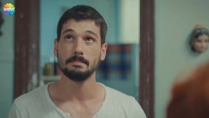 Налан будит Юсуфа поцелуем - Любовь заставляет плакать 1 Серия