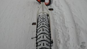 Покрышка CST Roly Poly 26x4.8 в раме Timetry TT222