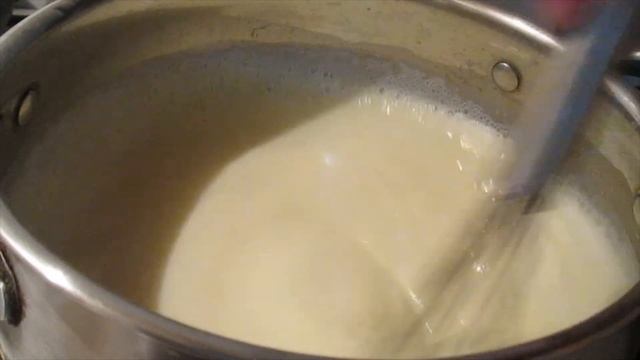 Biszkopt z kremem, malinami i galaretką-pyszne i łatwe ciasto
