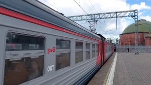 Электропоезд ЭТ2М 104 прибывает на Ленинградский вокзал