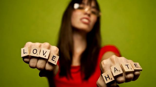 Аккем. Любовь - это боль и страдание или безопасность и удовольствие. смотреть онлайн