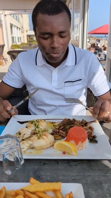 When you taste the French Delicacy (Petite sèche à la plancha, sauce persillade) for the first time смотреть онлайн