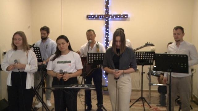 Воскресное прославление в церкви