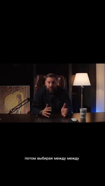 МАРК БАРТОН : Ты из тех мужчин , кто заставляет женщину работать?! смотреть онлайн