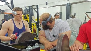 СМАЕВ АНДРЕЙ ПОЯСНИЛ КАК НАКАЧАТЬ ОГРОМНЫЕ ПЛЕЧИ | ЖИМ НА ПЛЕЧИ 300КГ