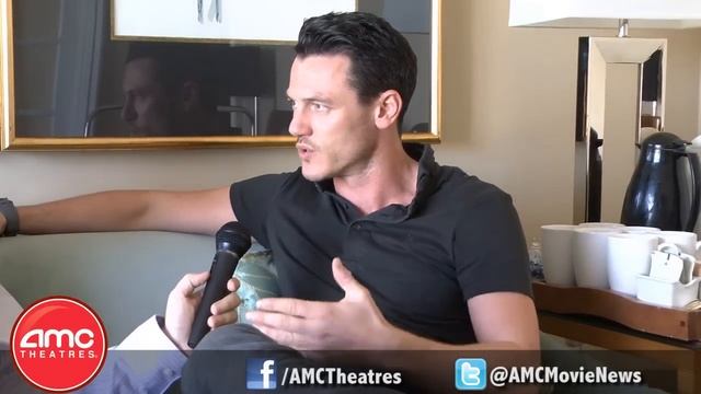 Luke Evans Talks IMMORTALS With AMC смотреть онлайн