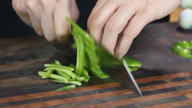 Suncraft SG2 165mm Bunka vs Green Pepper смотреть онлайн