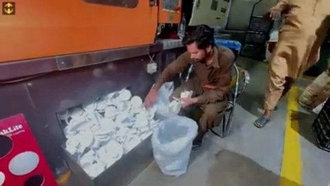 Самые удивительные ролики о фабричном производстве ( Пакистан).