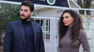 Пара Эбру Шахин и Акын Акынозю - секрет успеха сериала Ветреный