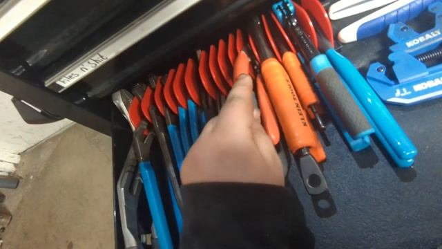 US General 27 inch tool box смотреть онлайн