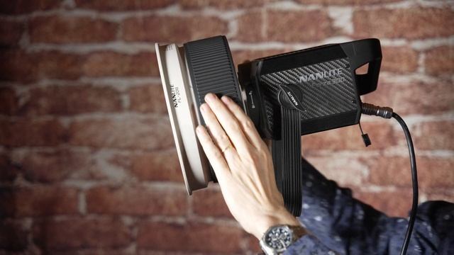 Review of the Nanlite Forza 300 LED COB Spotlight and Fresnel Lens