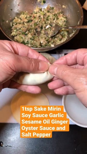 Gyoza (Potstickers) Juicy inside Crispy outside So Yummy! Crunchy Cabbage So Delicious! #shorts смотреть онлайн