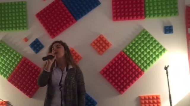 Урок вокала. Ира. 15 лет. Школа Вокала №1 Светланы Ермоловой. Бургас. смотреть онлайн