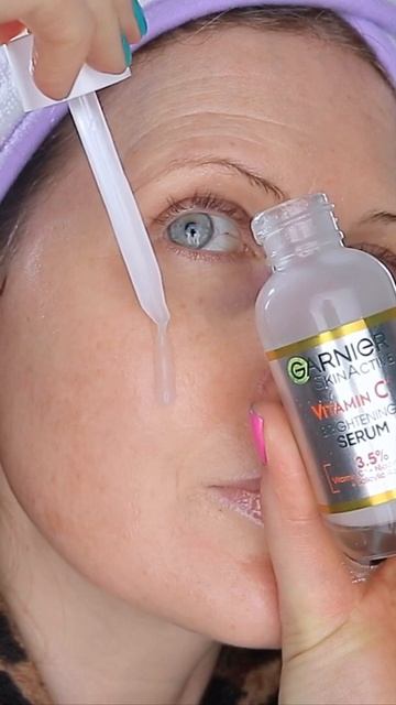 GARNIER VITAMIN C SERUM REVIEW 🍊✨🌞 #shorts #skincare #skincareroutine ad-Gifted смотреть онлайн