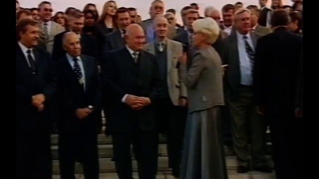 В Москву. Соколова Н.Л. 2001.09.03. Открытие фонтана РУДН. вар.2 смотреть онлайн