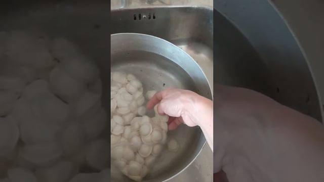 Слиплись пельмени? Срочная реанимация здесь! смотреть онлайн