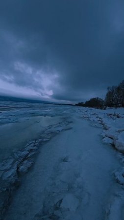 Зимний вечер с видами на Жигулëвские горы в тумане, на берегу  Волги. Фëдоровка.