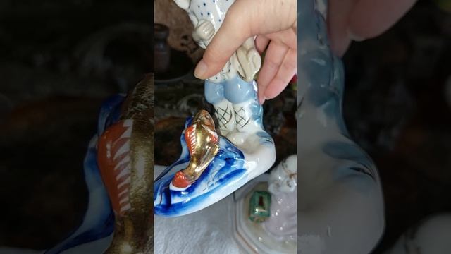 Киевская барахолка 28 января 2023. Малахитовая шкатулка, Золотая рыбка и Кузнецов. смотреть онлайн