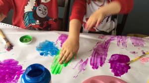 Развивающее Видео для детей Изучаем цвета на русском и английском
