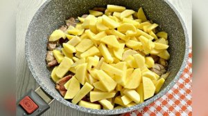 Готовим картошку со свининой на сковороде