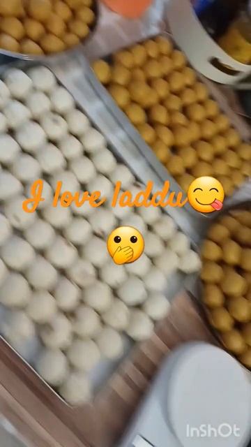 I love besan laddu😋😋😋🫢🫢🫢🫢 #food #trending #sweetrecipes #viralvideos #sweet смотреть онлайн