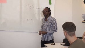 Реклама школы английского  ENGLISH FRIENDS CLUB