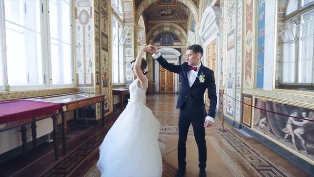 Свадебный видеограф. Красивую свадьбу доверили известному видеооператору. смотреть онлайн