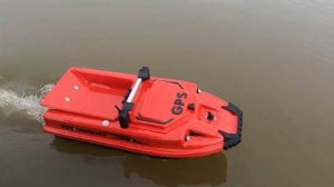 Кораблик UNIBOAT установлен двигатель 4250-560KV + Трехлопастной винт 50мм. Не греется, 18км/ч