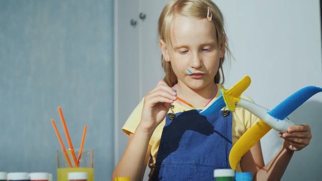 Стоит ли отдавать ребенка в частную школу? Стоит ли переплачивать?