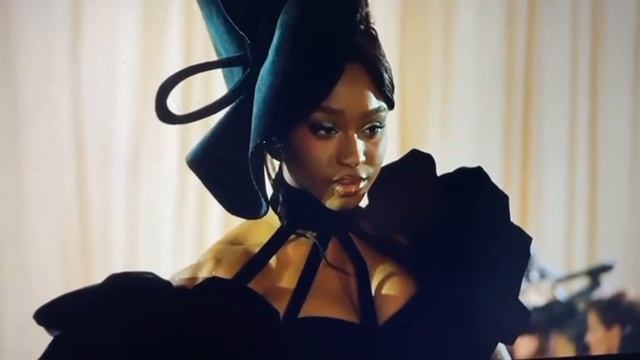 Nicki Minaj Shuts Down Met Gala 2022, Cardi B's New Face, Normani Being Shady, Megan Thee Stallion смотреть онлайн