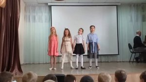 ДЕТСКОЕ ВЫСТУПЛЕНИЕ В ШКОЛЕ/ ХОРОВОЕ ПЕНИЕ
