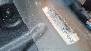 Очистка импульсным лазером вин номер легкового автомобиля