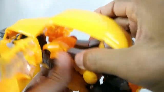 REVIEW MAINAN ROBOT TRANSFORMER | MIRIP BUMBLEBEE BERUBAH JADI MOBIL VW CLASIC
