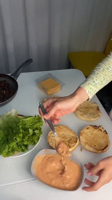 CHEESEBURGER...🍔😋 #shorts #cooking смотреть онлайн