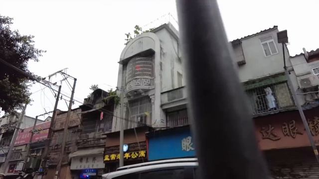 【广州漫步粤菜美食】西华路黄鳝煲仔饭｜果汁猪扒｜周门｜小梅大街｜西华路市场｜Canton Food Tour｜Walk in GuangZhou [粤语中文字幕]   [subtitle]