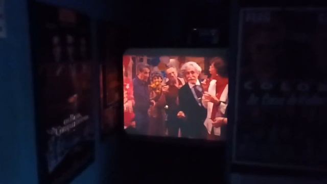 Simplex E-7 Projector 35 mm in action. Classic !