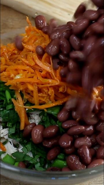 #Салат из консервированной фасоли #shorts смотреть онлайн