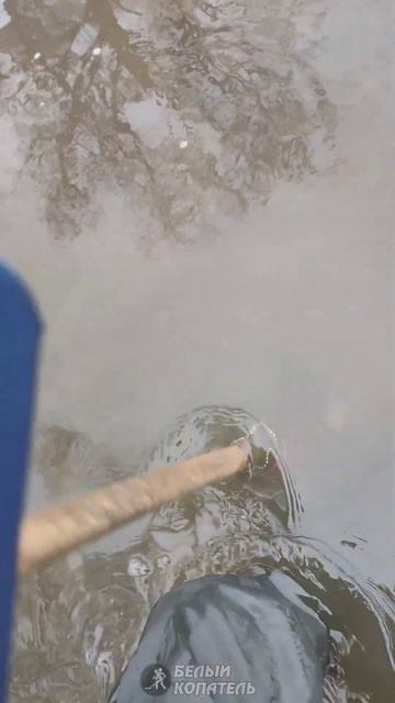 Смотрите, он просто лежит на дне! смотреть онлайн