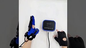 Робот-перчатка HandTutor