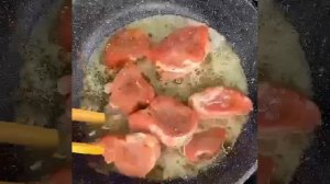 Сочная свинина в медово-чесночном соусе